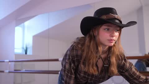 Snapshot of floret_joy chatting on 09-21-25, 11:56 ALICE online show from 09-21-25, 11:56