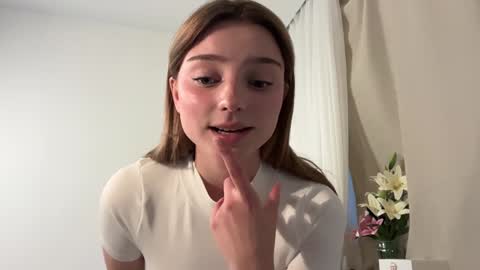 Snapshot of floret_joy chatting on 10-04-25, 02:26 ALICE online show from 10-04-25, 02:26