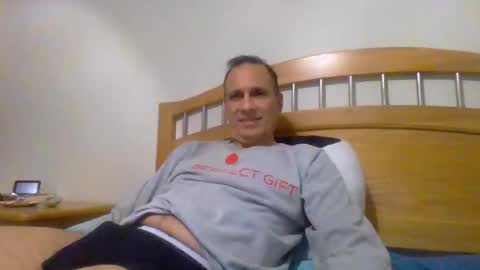 Snapshot of florida8921 chatting on 05-21-26, 01:01 Hero of the Misfits online show from 05-21-26, 01:01