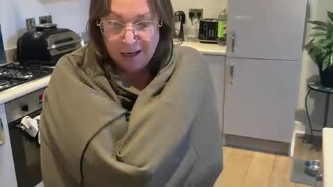 flossyishot online show from 10-17-25, 06:32