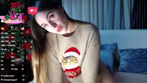 Snapshot of flouvet chatting on 12-17-25, 08:42 Flouvet online show from 12-17-25, 08:42