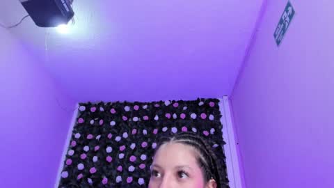 Dulce online show from 02-06-25, 08:34