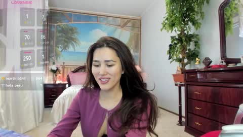 Snapshot of flower_nicole chatting on 02-12-25, 04:01 Nicole online show from 02-12-25, 04:01