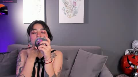 Its a pleasure to meet you. Im Flower. Help me reach 1k. Follow me. online show from 10-29-25, 11:45