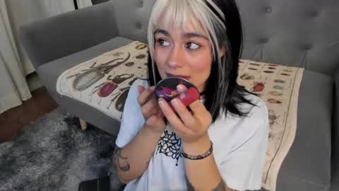 Snapshot of flower_smith_ chatting on 03-11-26, 11:49 Its a pleasure to meet you. Im Flower. Help me reach 1k. Follow me. online show from 03-11-26, 11:49