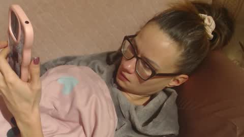 say meow and send tip  online show from 12-04-25, 06:38