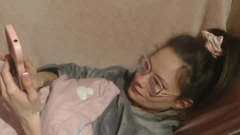 say meow and send tip  online show from 03-22-26, 07:06