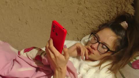 Snapshot of flowercandydoll13 chatting on 12-16-24, 12:26 say meow and send tip online show from 12-16-24, 12:26