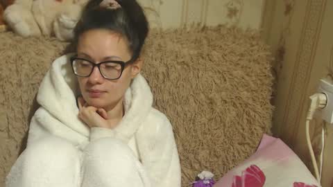 Snapshot of flowercandydoll13 chatting on 12-25-24, 11:11 say meow and send tip online show from 12-25-24, 11:11