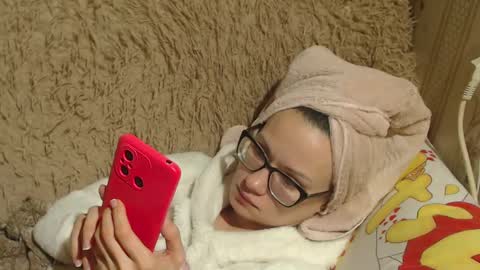 Snapshot of flowercandydoll13 chatting on 01-20-25, 09:11 say meow and send tip online show from 01-20-25, 09:11