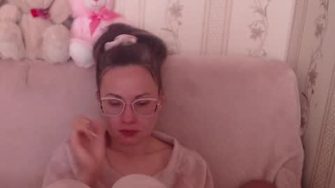 say meow and send tip  online show from 05-04-26, 07:26