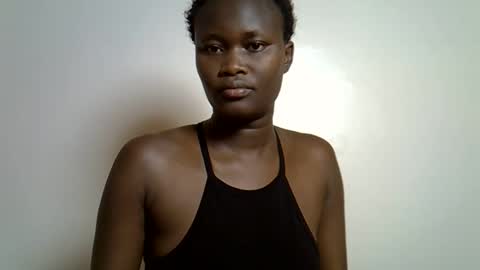 flowerdiva002 online show from 10-29-25, 07:21