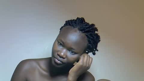 flowerdiva002 online show from 12-01-25, 08:08