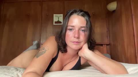 Flowergirl online show from 10-27-25, 11:52