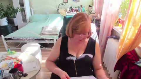 Flowerlower online show from 06-19-26, 01:15