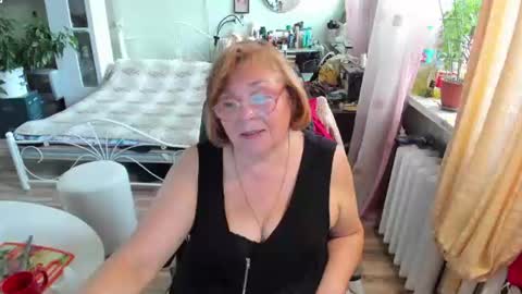 Flowerlower online show from 06-21-26, 07:11
