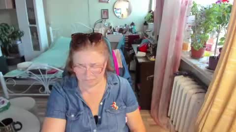 Flowerlower online show from 07-18-26, 06:34
