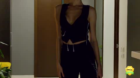 Snapshot of flowerr_powerr chatting on 04-03-26, 10:41 Katrin online show from 04-03-26, 10:41
