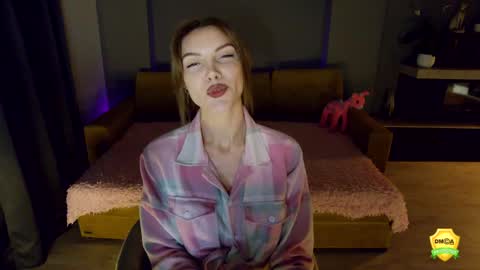 Snapshot of flowerr_powerr chatting on 05-22-26, 08:47 Katrin online show from 05-22-26, 08:47