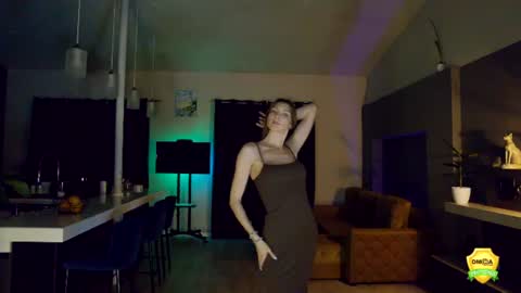 Snapshot of flowerr_powerr chatting on 06-11-26, 09:35 Katrin online show from 06-11-26, 09:35