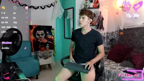 Snapshot of flowers109 chatting on 10-26-25, 11:20 flowers109 online show from 10-26-25, 11:20