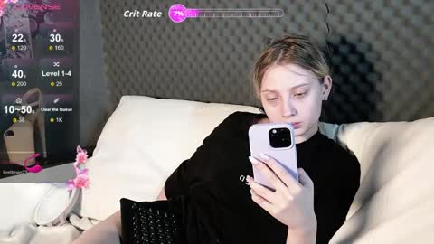 fluffy_cloude online show from 05-06-26, 06:41