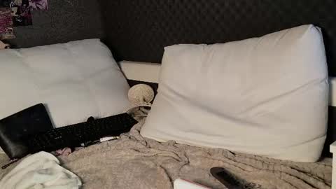 fluffy_cloude online show from 06-22-26, 03:25