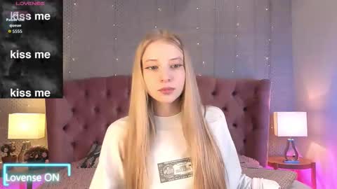 Mia online show from 09-13-25, 08:08