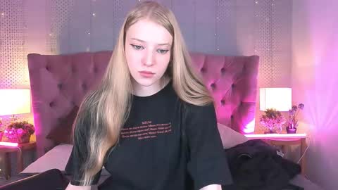 Mia online show from 10-09-25, 09:57