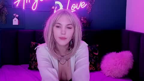 Monica online show from 03-04-25, 07:41