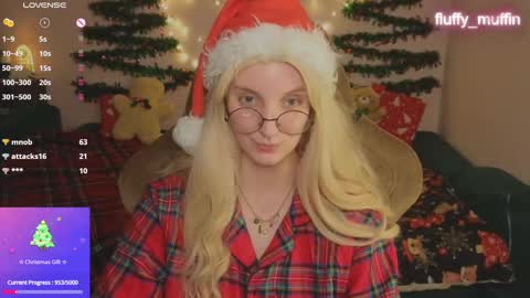 Snapshot of fluffy_muffin3 chatting on 12-22-24, 10:25 Agatha online show from 12-22-24, 10:25