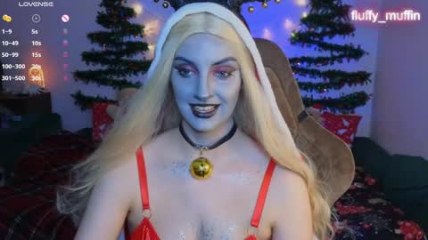 Snapshot of fluffy_muffin3 chatting on 12-24-24, 06:28 Agatha online show from 12-24-24, 06:28