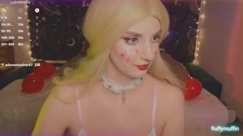 Snapshot of fluffy_muffin3 chatting on 02-15-25, 04:03 Agatha online show from 02-15-25, 04:03