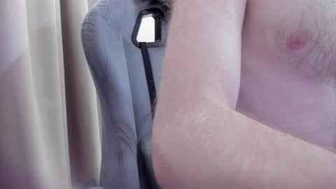 Snapshot of fluffycat_ chatting on 12-17-24, 01:05 fluffycat online show from 12-17-24, 01:05