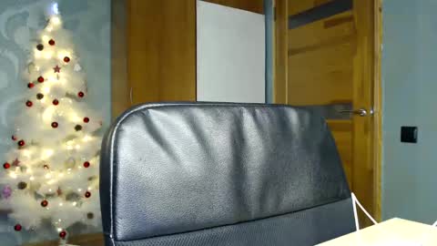 Molli  Ready for any play with you. Hottest show in pvt  Help a student earn big tokens  online show from 12-27-24, 12:29