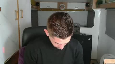 independent model online show from 10-28-25, 05:26