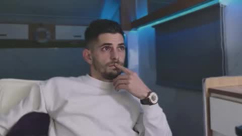 independent model online show from 11-30-25, 07:18