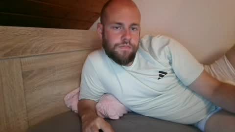 Snapshot of foniks96 chatting on 06-18-26, 09:14 Martin Grob online show from 06-18-26, 09:14