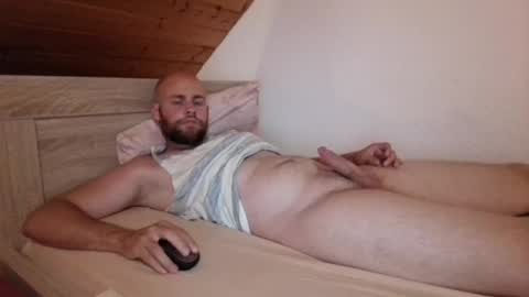 Snapshot of foniks96 chatting on 07-29-26, 01:15 Martin Grob online show from 07-29-26, 01:15