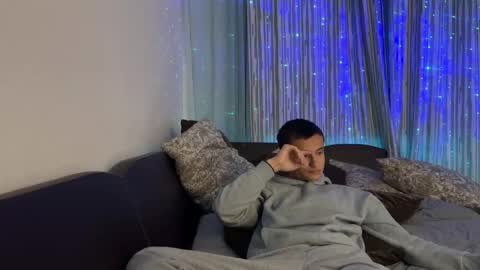 foooxxxi online show from 09-18-25, 08:00