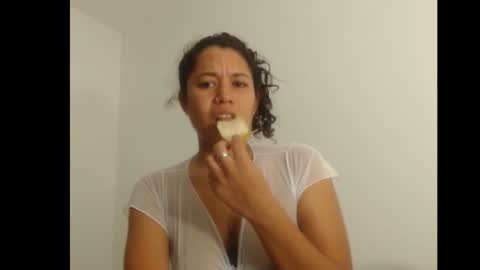 Snapshot of forbidden_games__ chatting on 01-01-25, 01:26 emely and felix online show from 01-01-25, 01:26