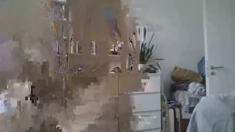 Snapshot of forest1989 chatting on 10-07-25, 09:39 forest1989 online show from 10-07-25, 09:39