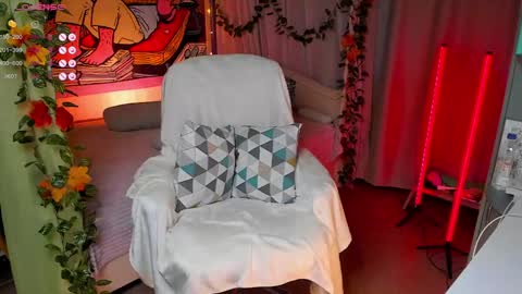 Snapshot of forest_lina chatting on 12-10-24, 07:05 online show from 12-10-24, 07:05