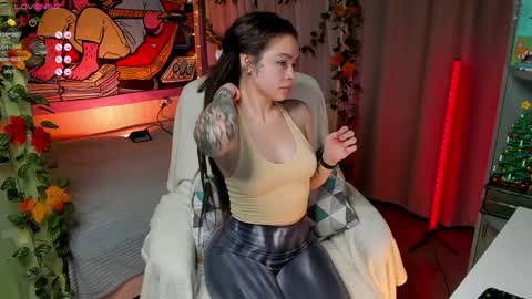 Snapshot of forest_lina chatting on 01-11-25, 08:11 online show from 01-11-25, 08:11