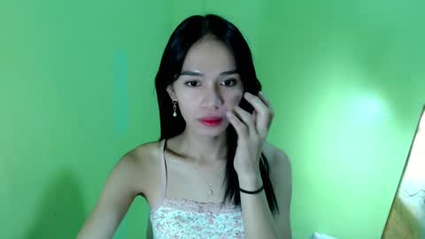 Snapshot of forever_wonnie23 chatting on 12-21-24, 03:47 Wonnie online show from 12-21-24, 03:47