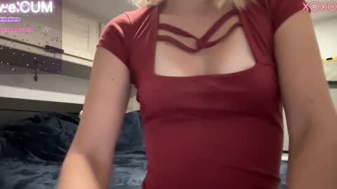 Elaine online show from 12-03-24, 01:52