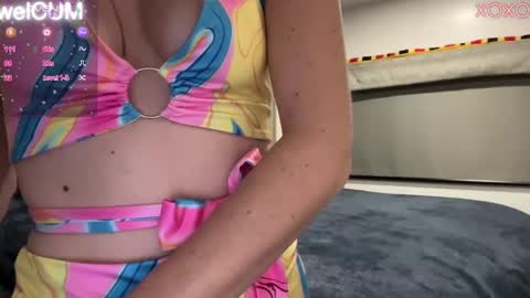 Elaine online show from 01-15-25, 02:38