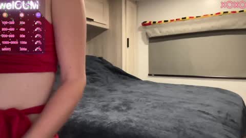 Elaine online show from 03-05-25, 01:52