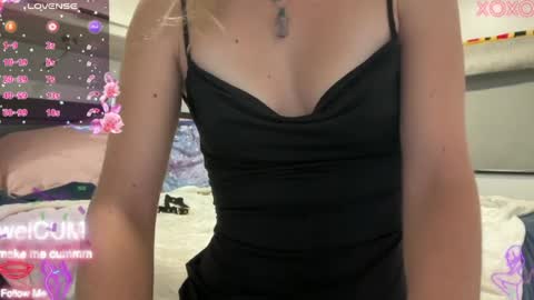 Elaine online show from 05-10-26, 05:40