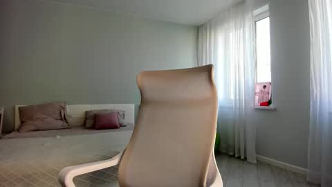 Snapshot of fox_beauty chatting on 09-10-25, 12:43 Kira online show from 09-10-25, 12:43